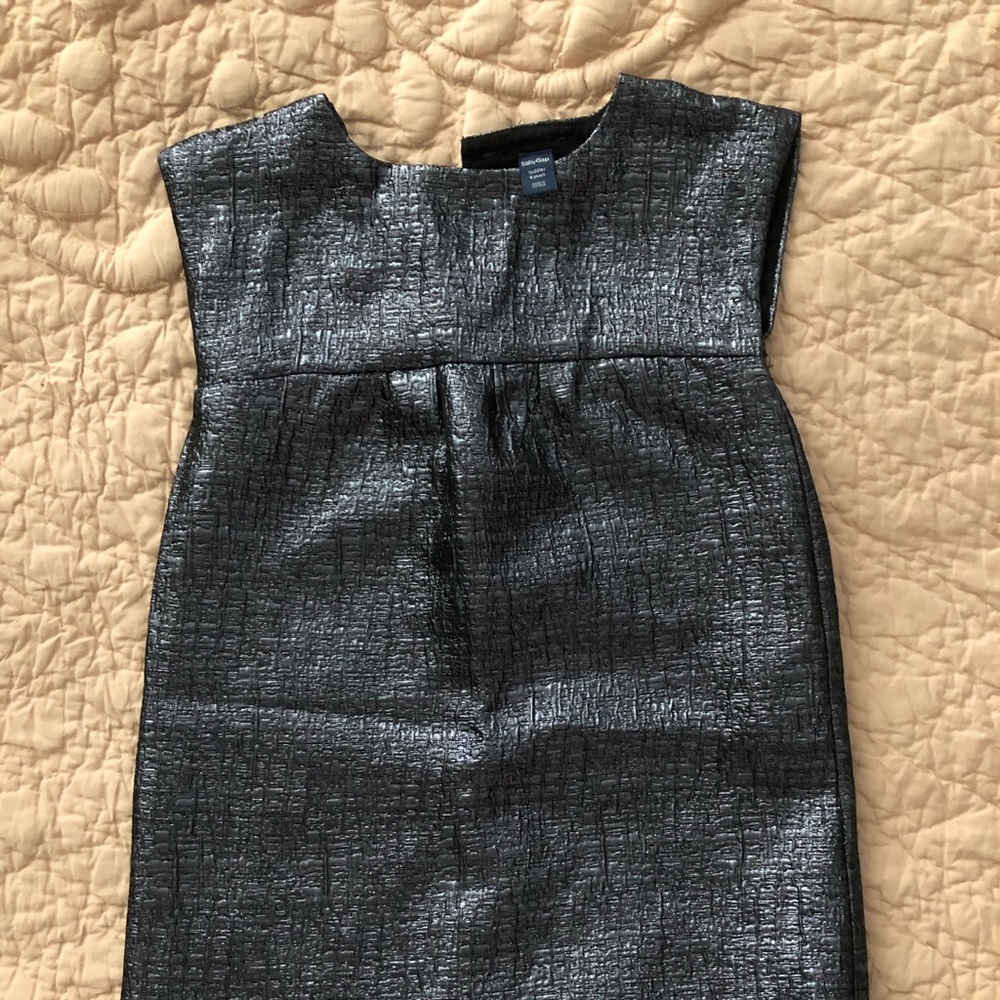 Girl’s Gap dress.
